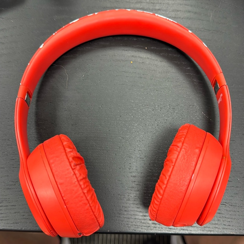 Beats headphones no charger or case